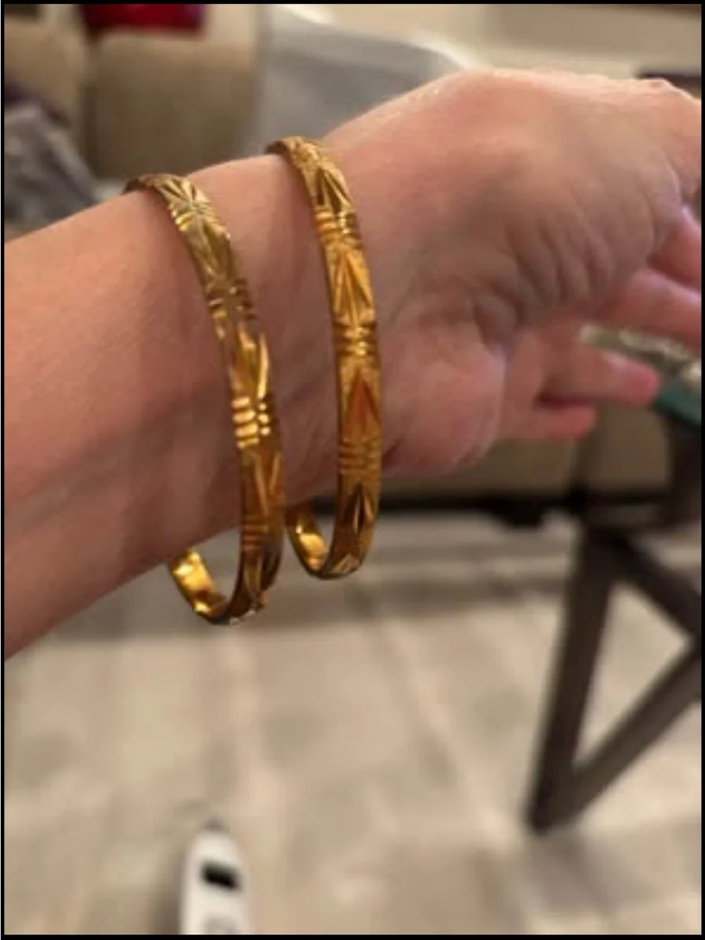 N/A elegant gold